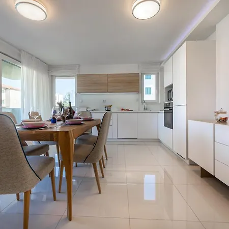 Tomi By El-pi Tours Apartman Malinska